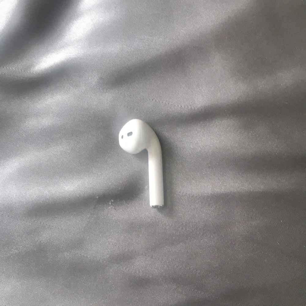 2nd Generation Right AirPod